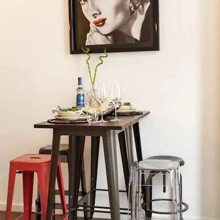 - Your Avant-garde Getaway Appartement