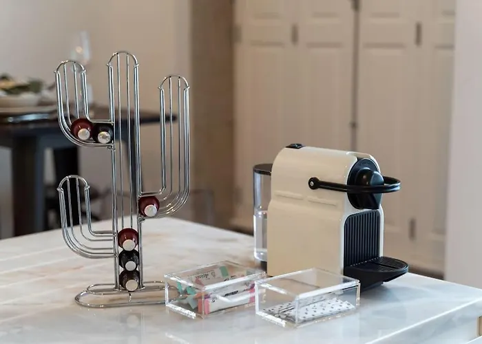 - Your Avant-garde Getaway * Oporto