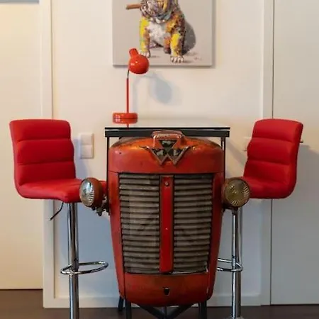 - Your Avant-garde Getaway Apartmán Porto